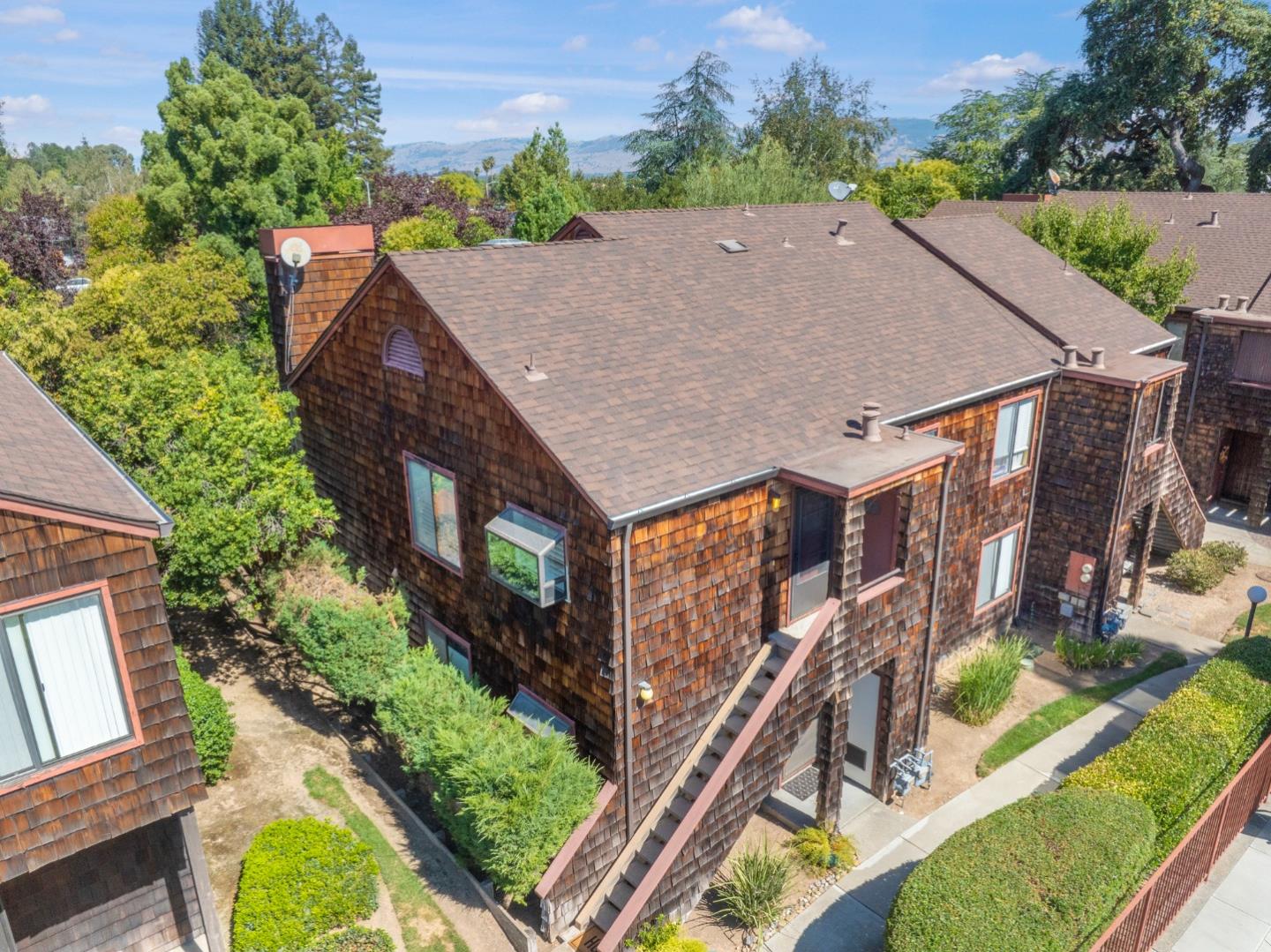 Front Image Thumbnail for ML82021570