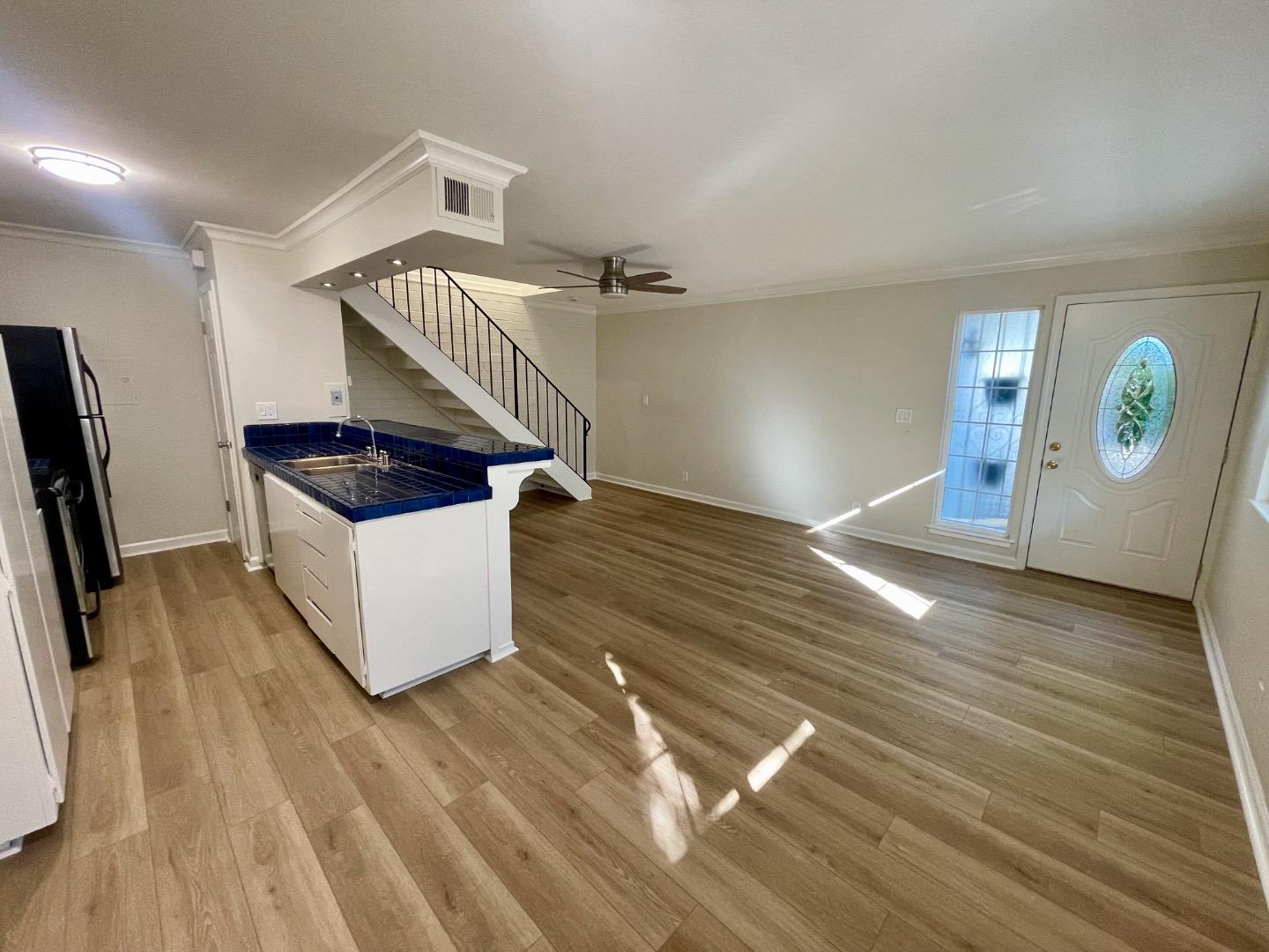 Front Image Thumbnail for ML82021575