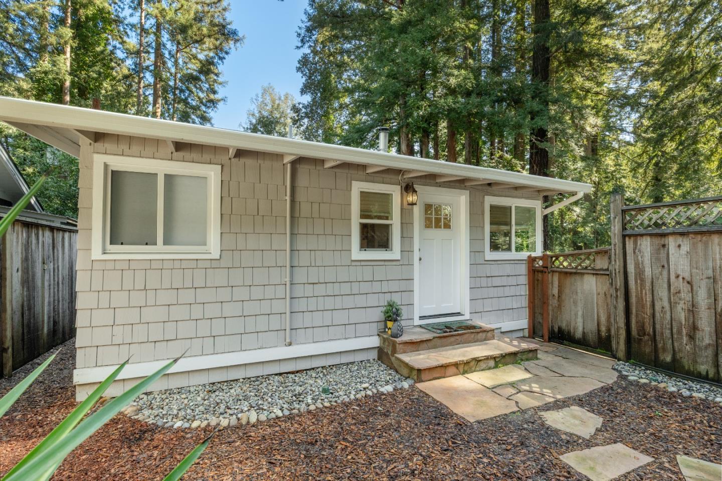 Front Image Thumbnail for ML82021604