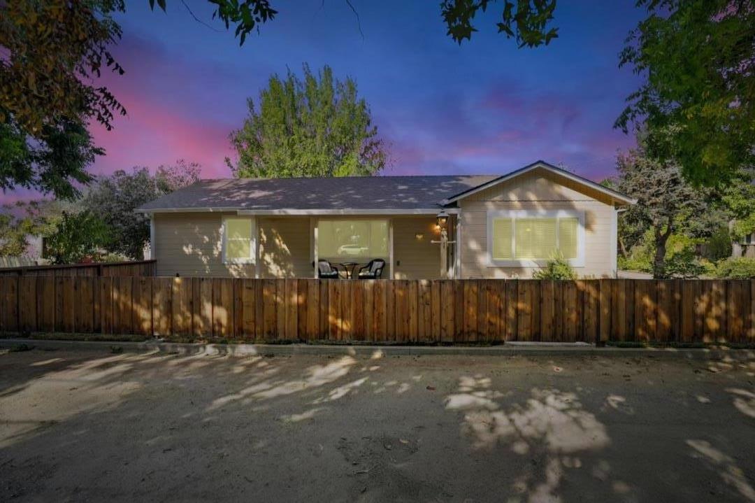 Front Image Thumbnail for ML82021618