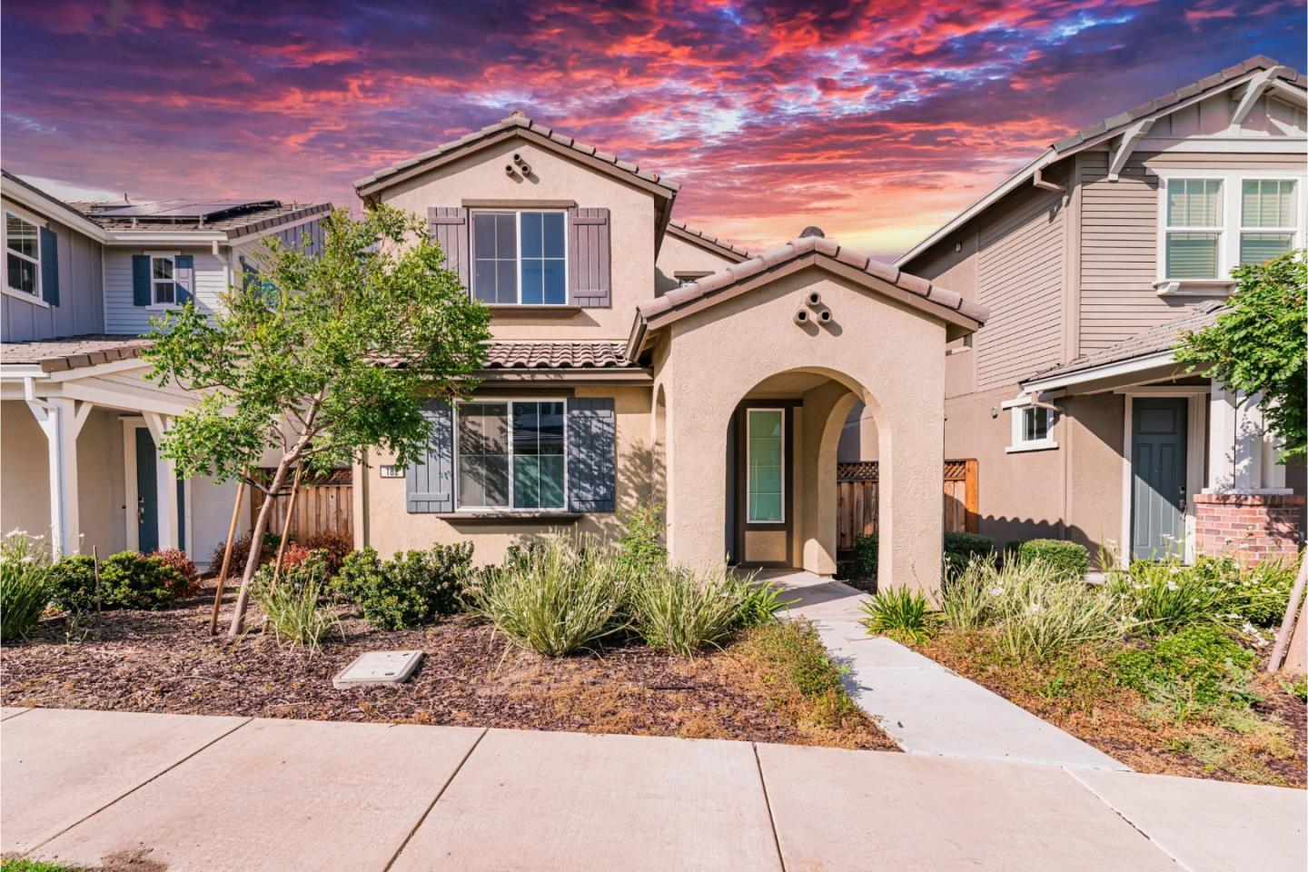 Front Image Thumbnail for ML82021655