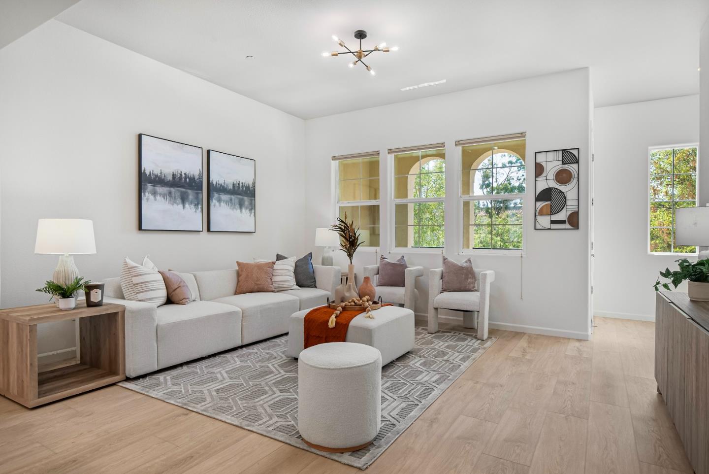 Front Image Thumbnail for ML82021692