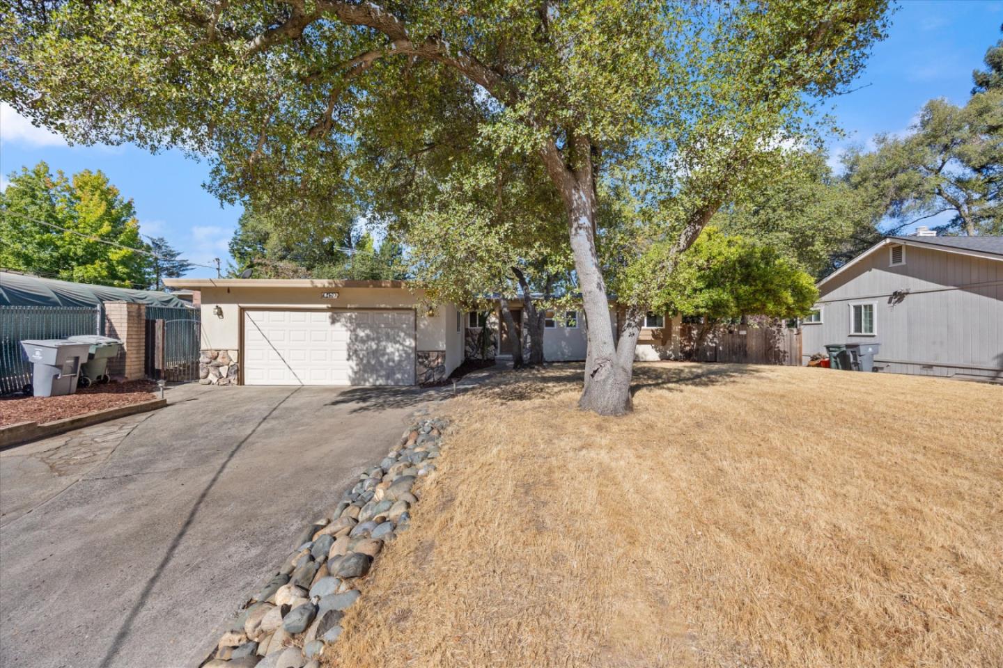 Front Image Thumbnail for ML82021723