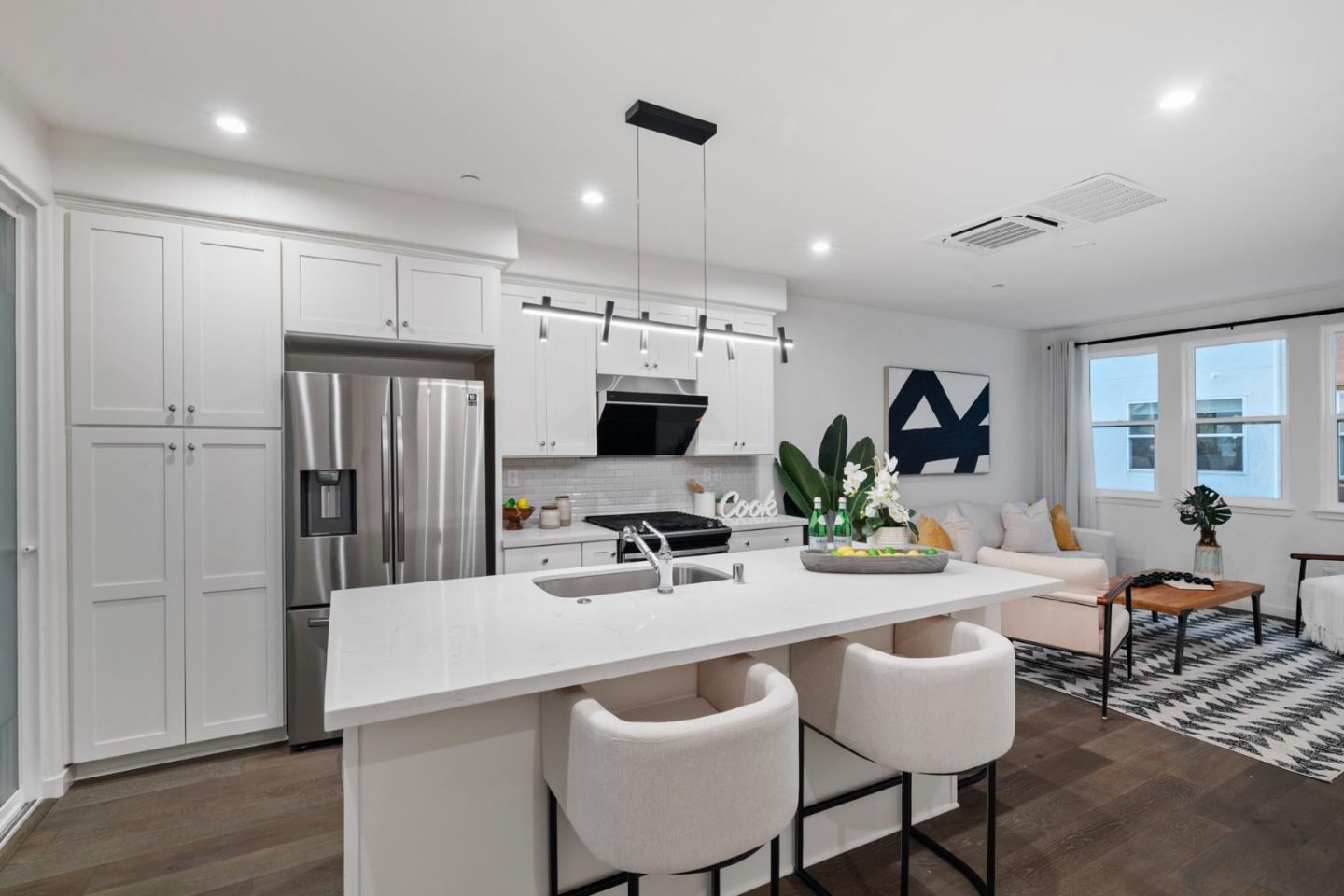 Front Image Thumbnail for ML82021732