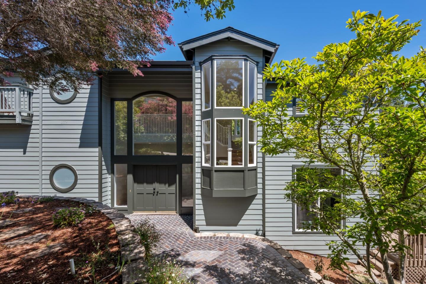 Front Image Thumbnail for ML82021757