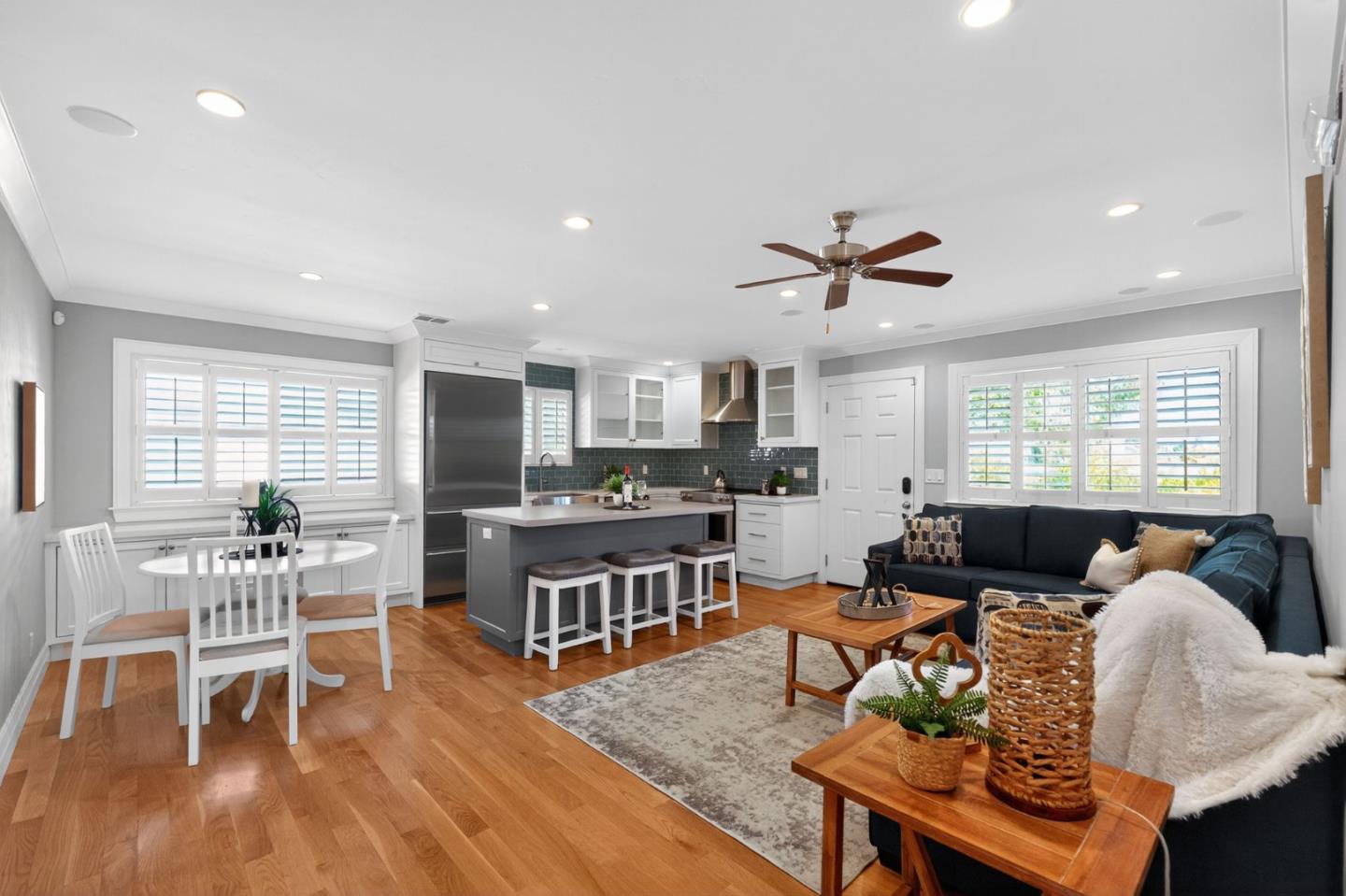 Front Image Thumbnail for ML82021777