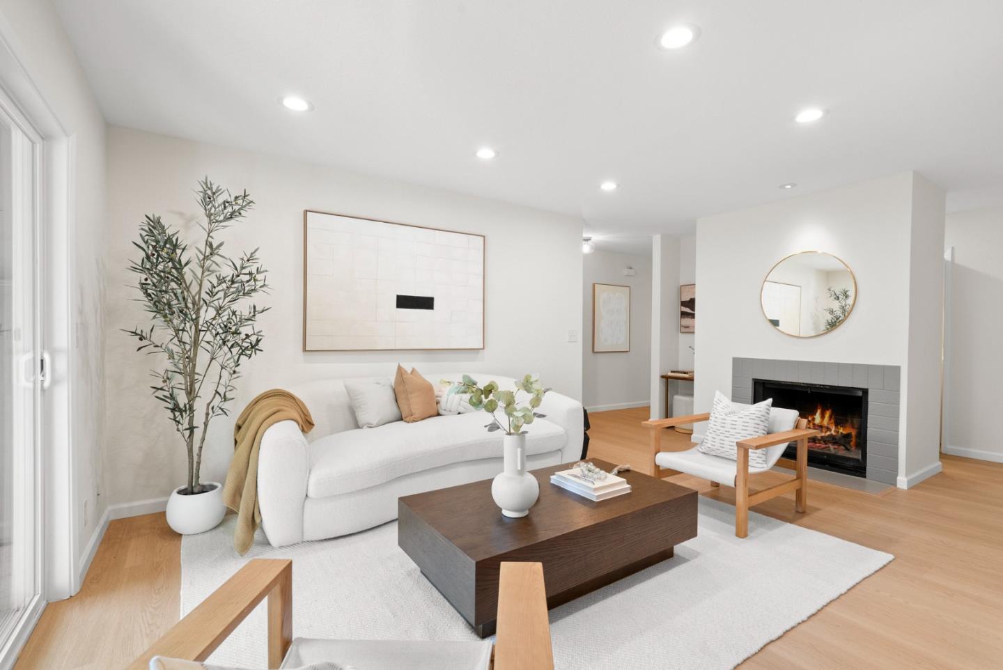 Front Image Thumbnail for ML82021785