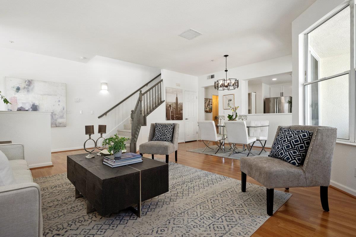 Front Image Thumbnail for ML82021823