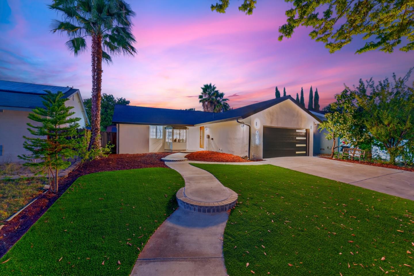 Front Image Thumbnail for ML82021846