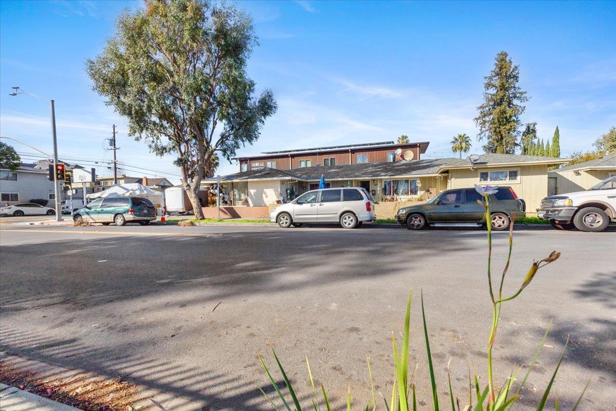 Front Image Thumbnail for ML82021856