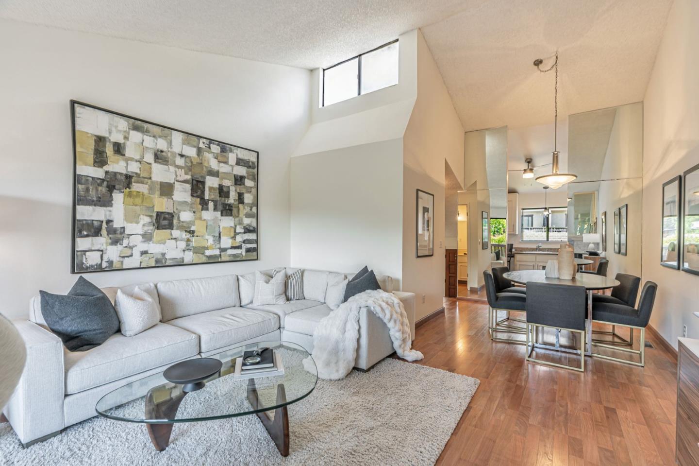 Front Image Thumbnail for ML82021899