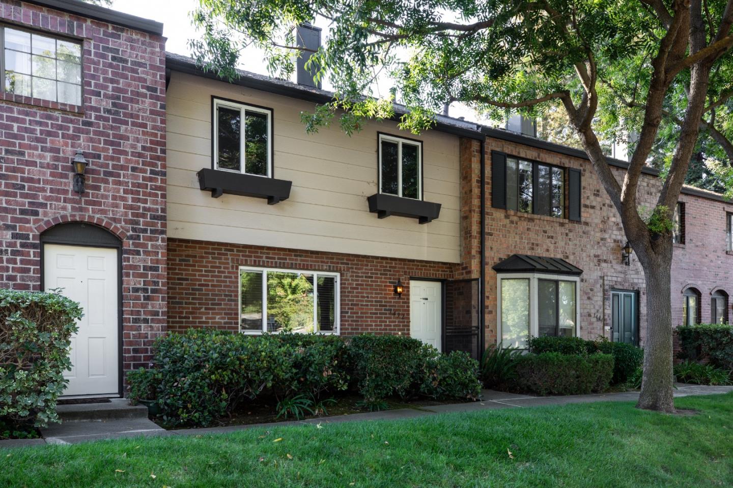 Front Image Thumbnail for ML82022074