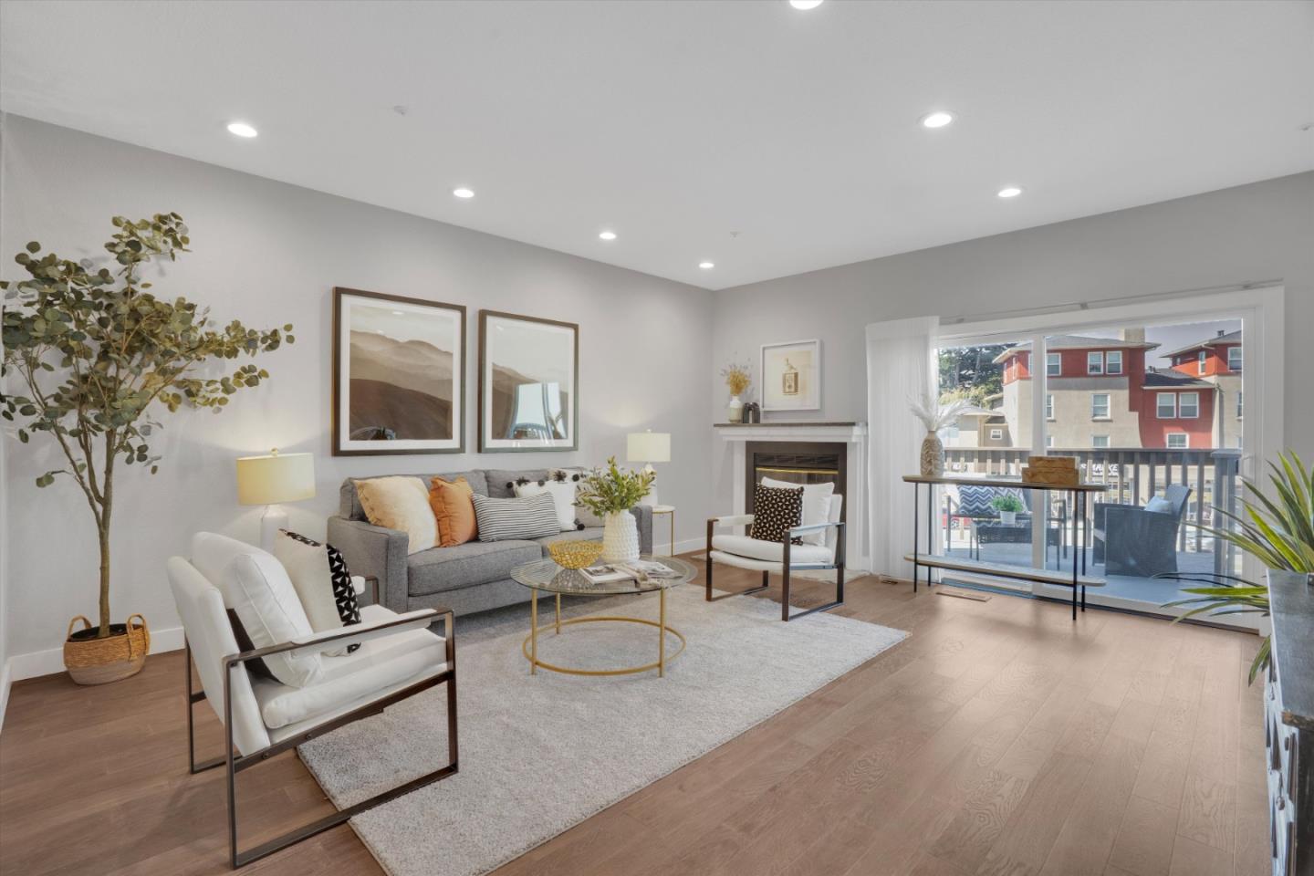 Front Image Thumbnail for ML82022088