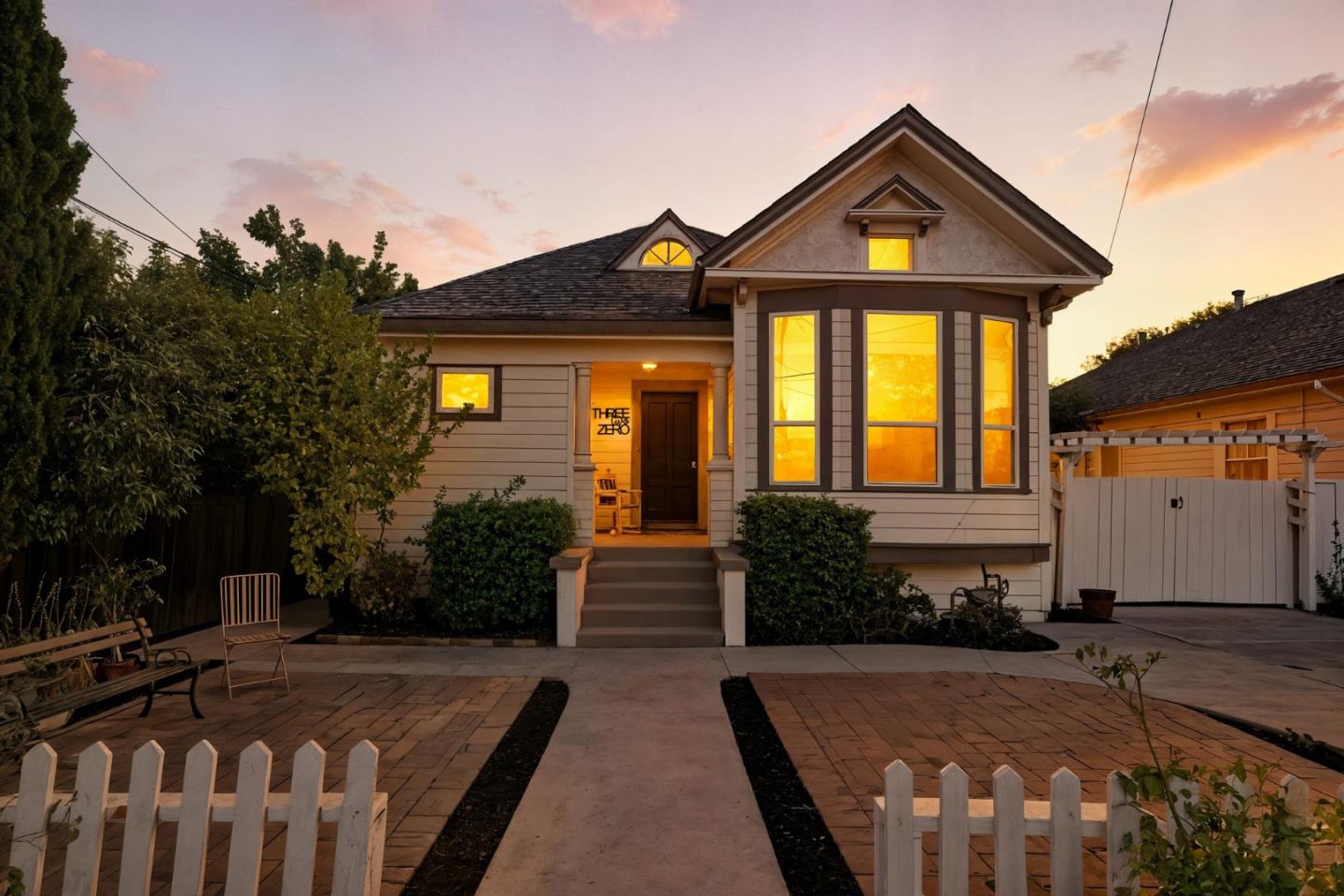 Front Image Thumbnail for ML82022130