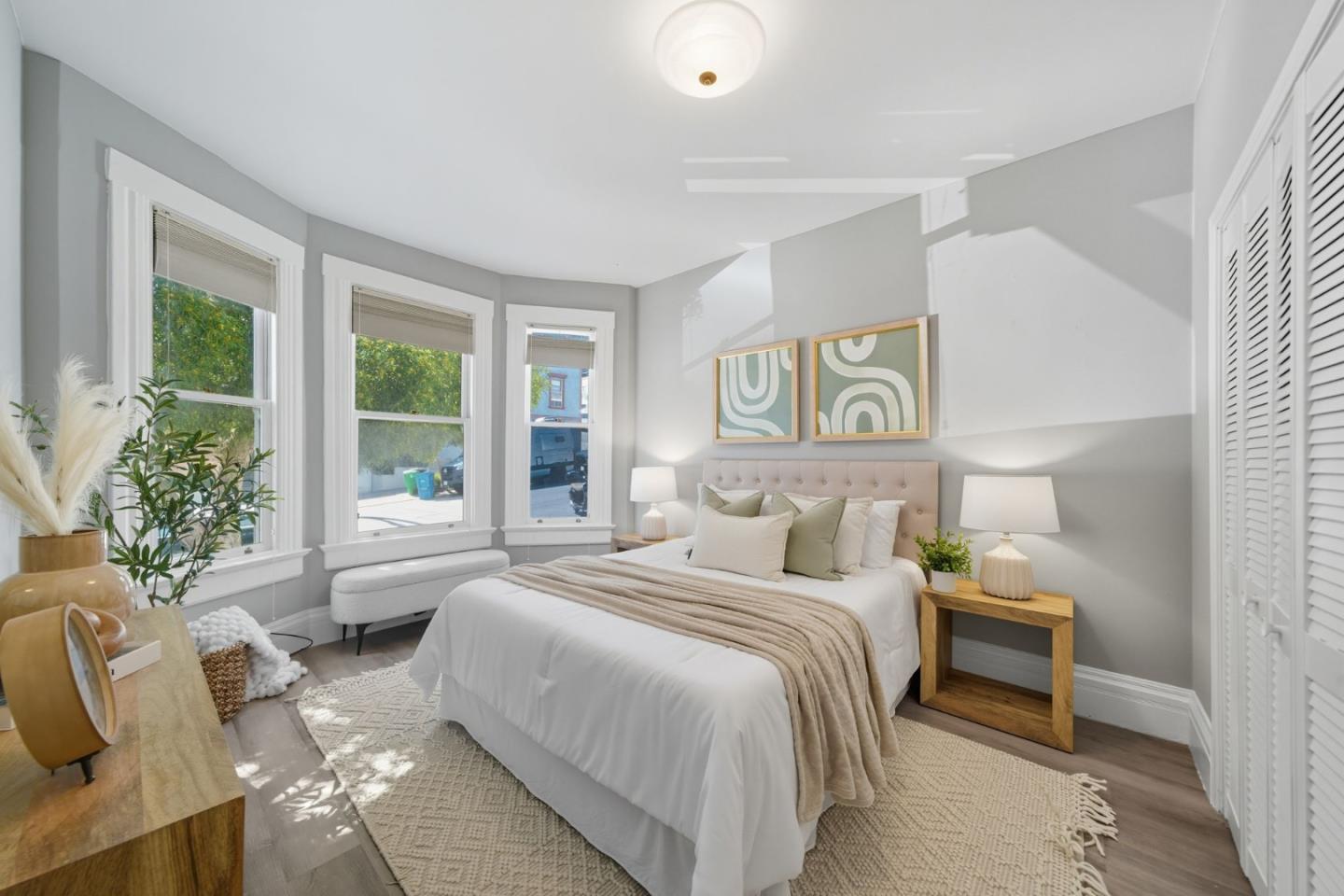 Front Image Thumbnail for ML82022133