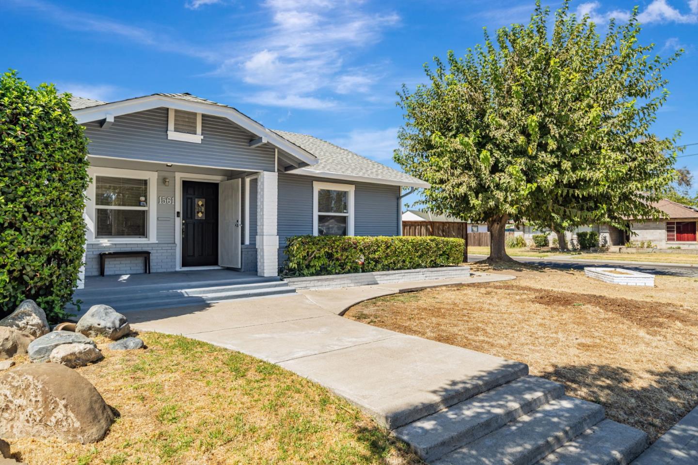 Front Image Thumbnail for ML82022177