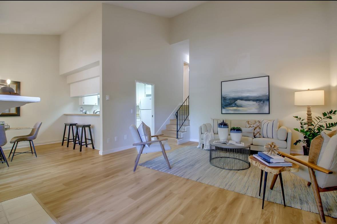 Front Image Thumbnail for ML82022236