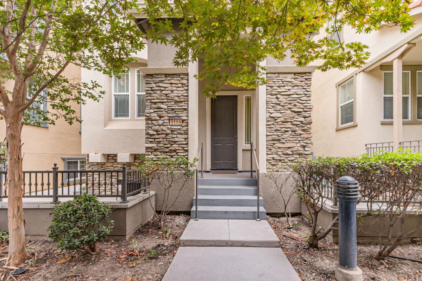 Front Image Thumbnail for ML82022270