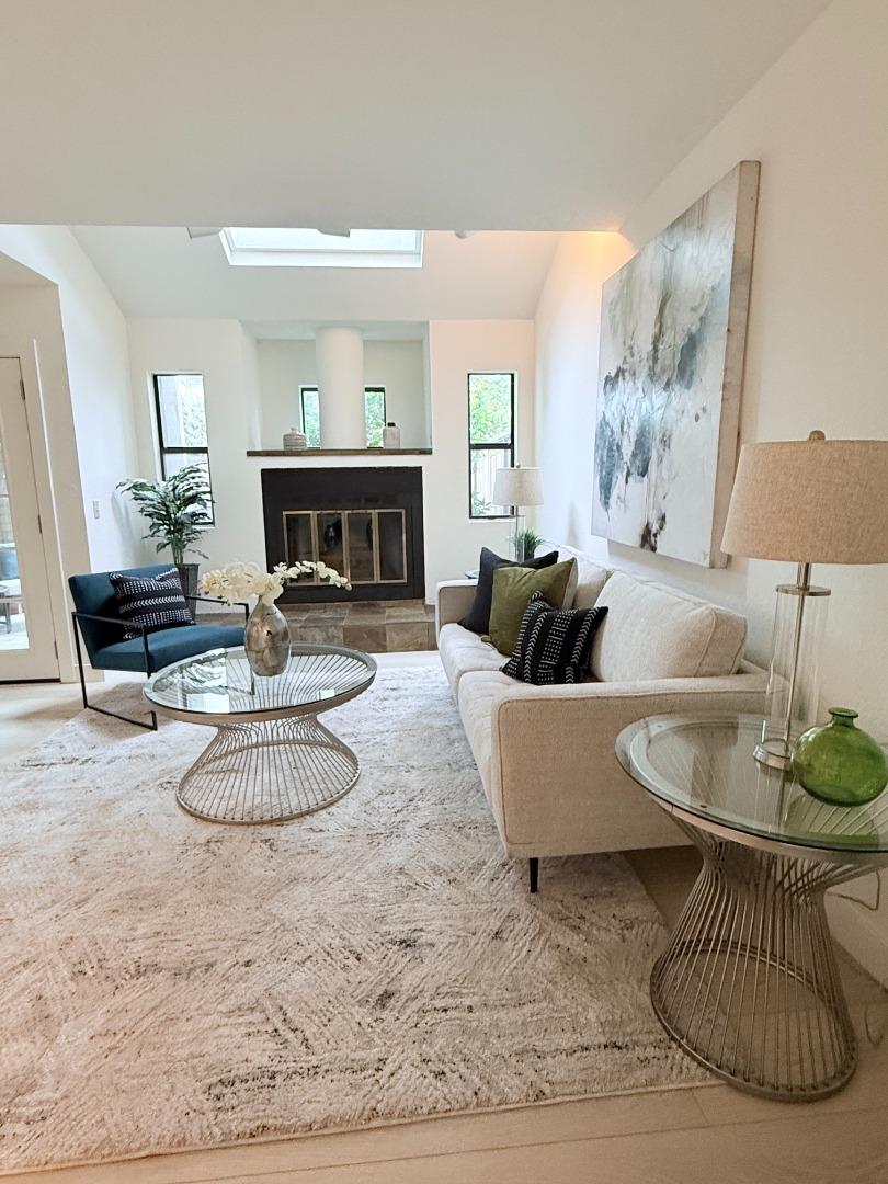 Front Image Thumbnail for ML82022300