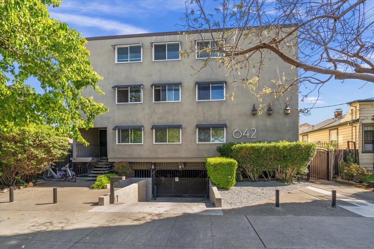 Front Image Thumbnail for ML82022348