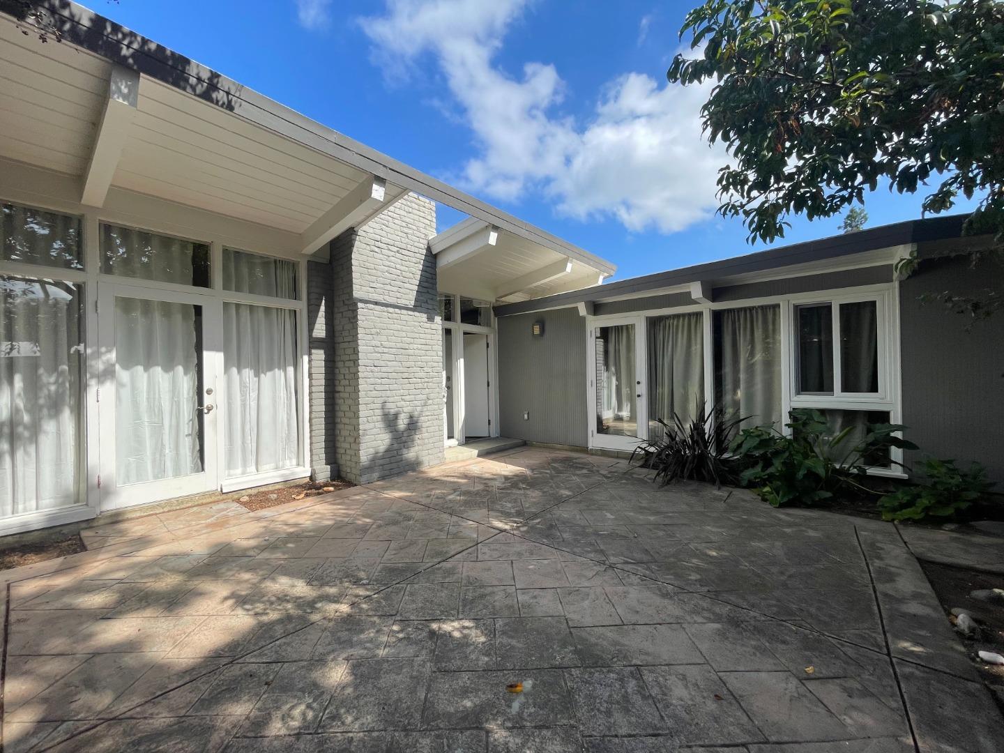 Front Image Thumbnail for ML82022358