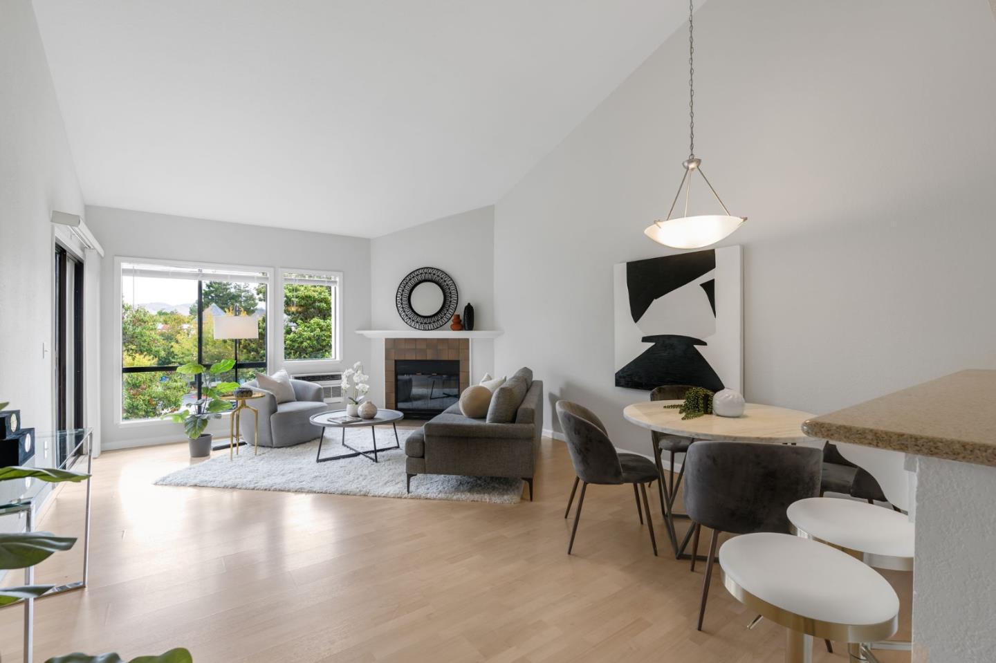 Front Image Thumbnail for ML82022394