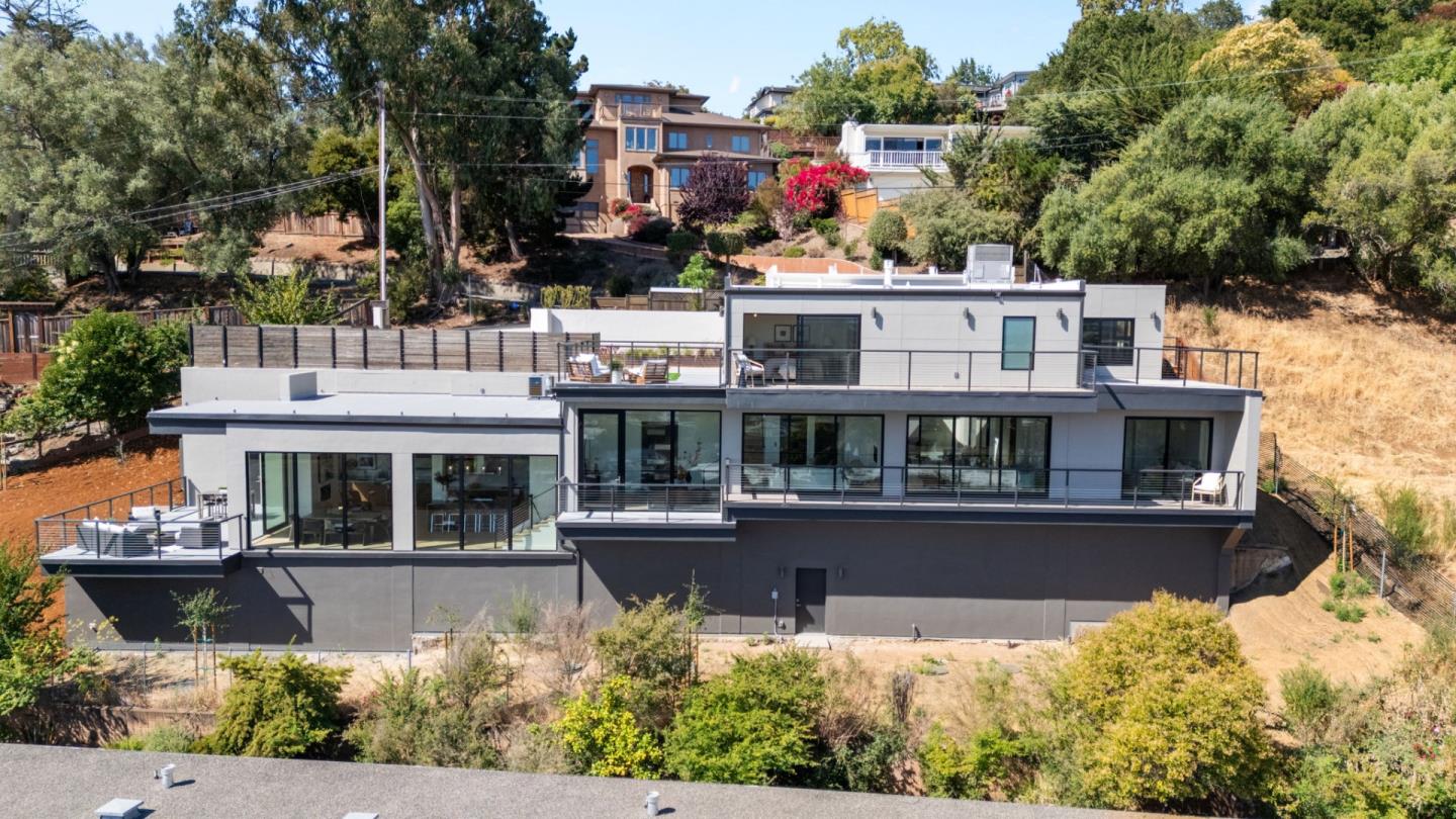 Front Image Thumbnail for ML82022443