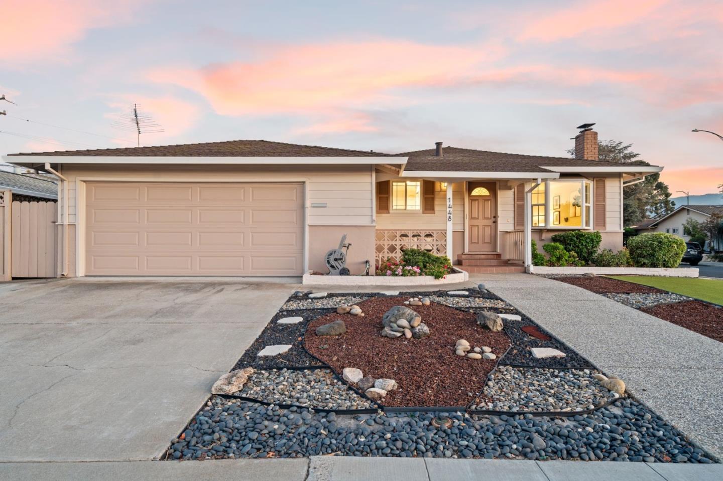 Front Image Thumbnail for ML82022537