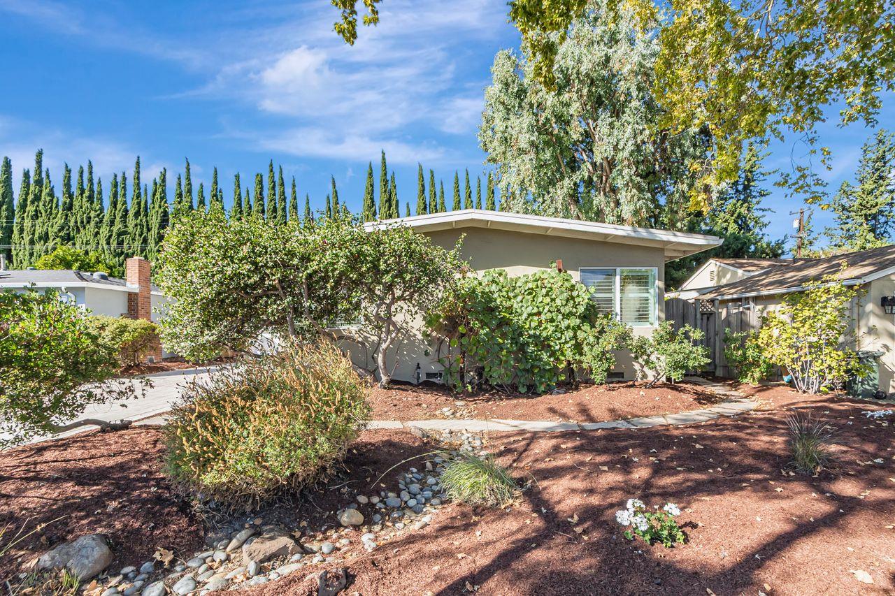 Front Image Thumbnail for ML82022576