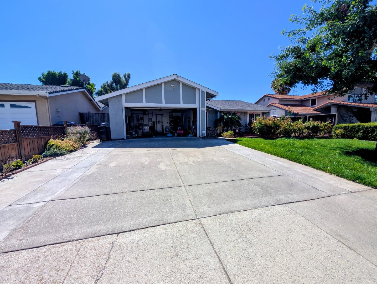 Front Image Thumbnail for ML82022582