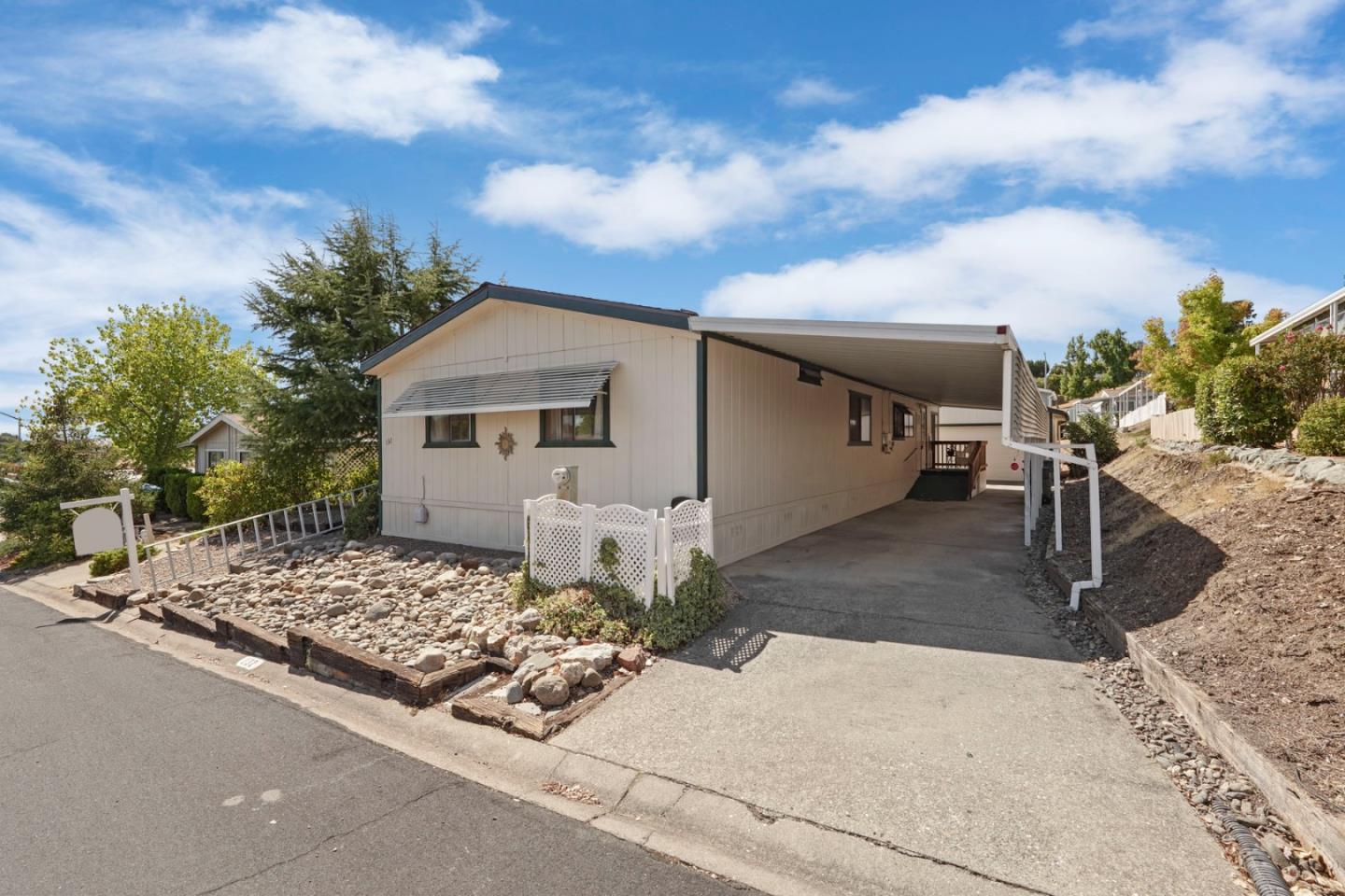 Front Image Thumbnail for ML82022584