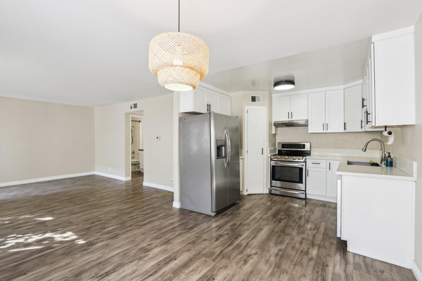 Front Image Thumbnail for ML82022614