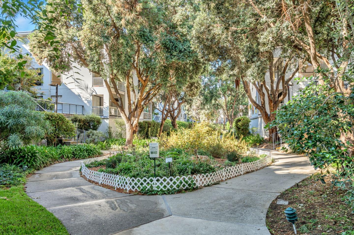 Front Image Thumbnail for ML82022770