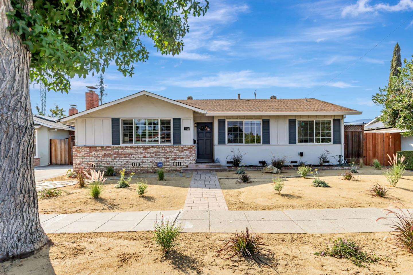 Front Image Thumbnail for ML82022800