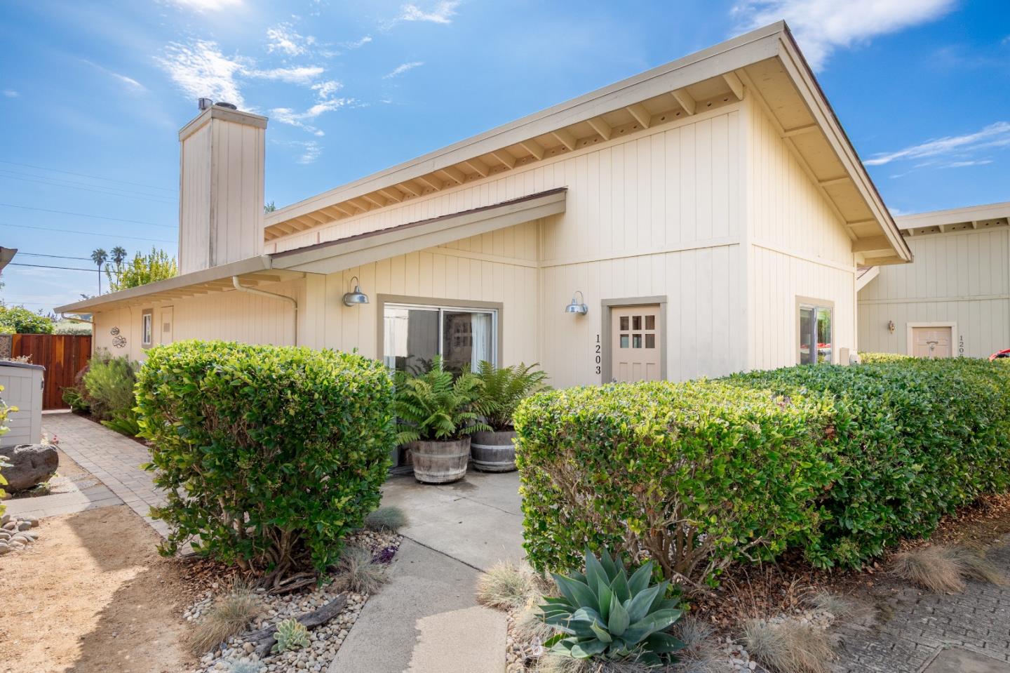 Front Image Thumbnail for ML82022856