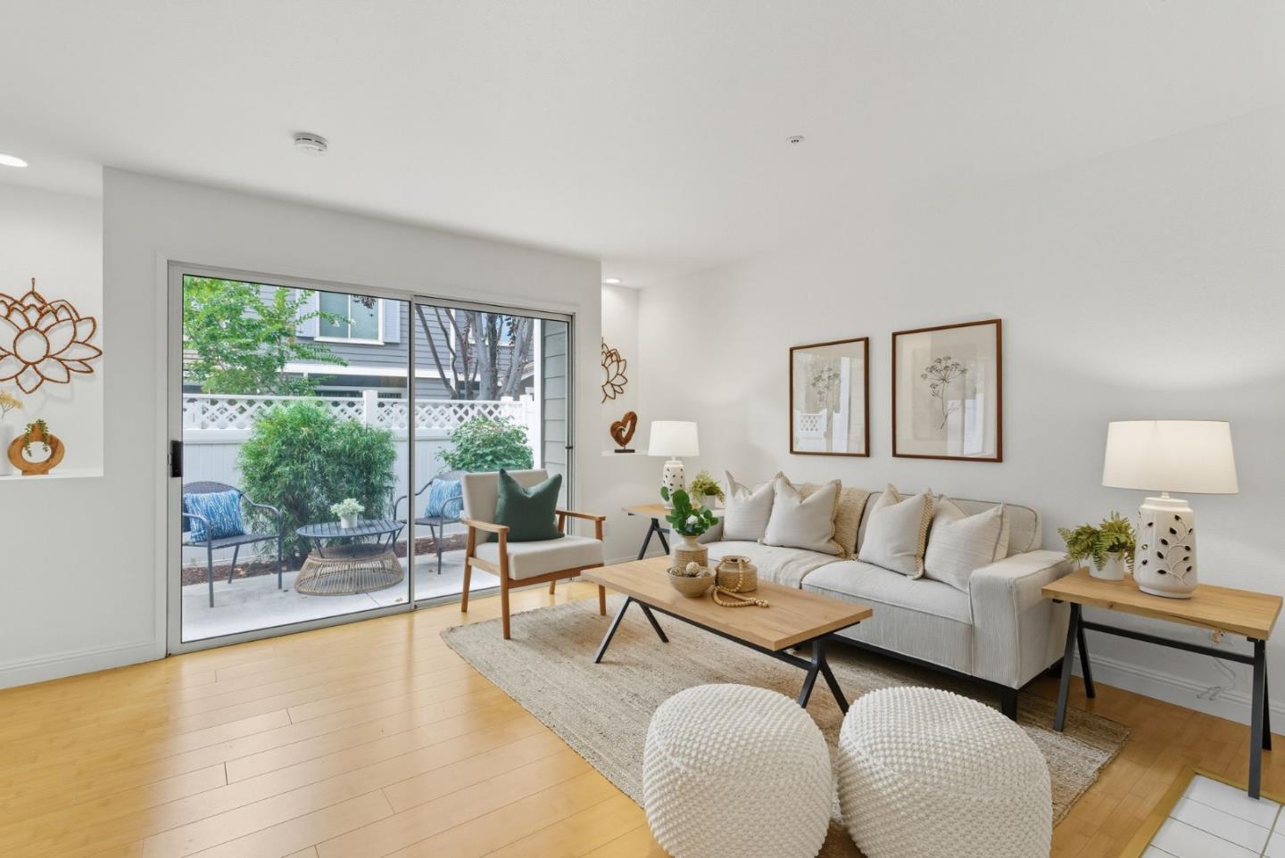 Front Image Thumbnail for ML82022860