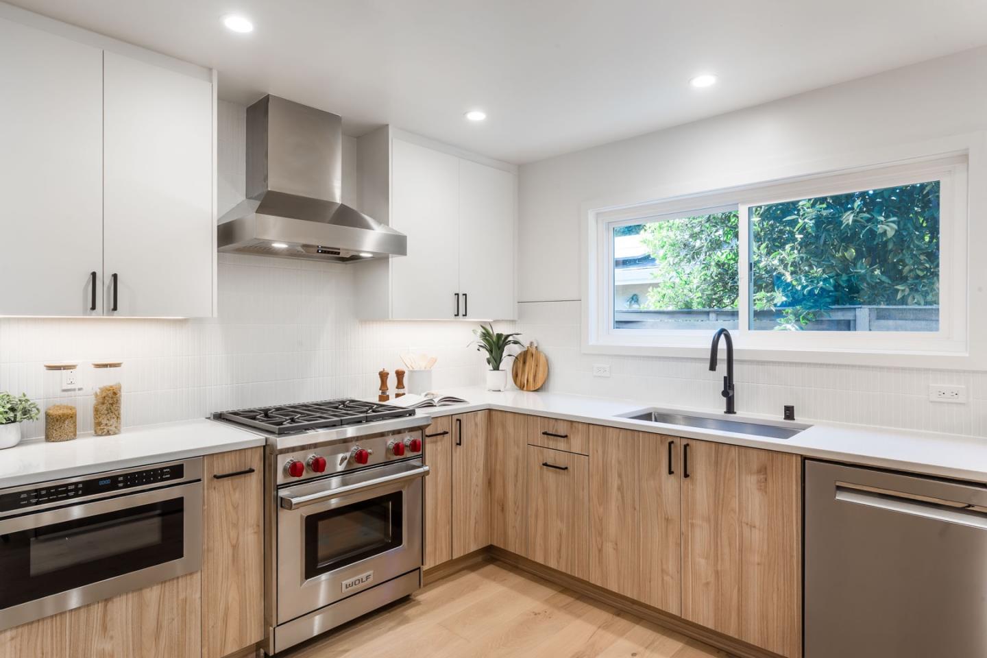 Front Image Thumbnail for ML82022923