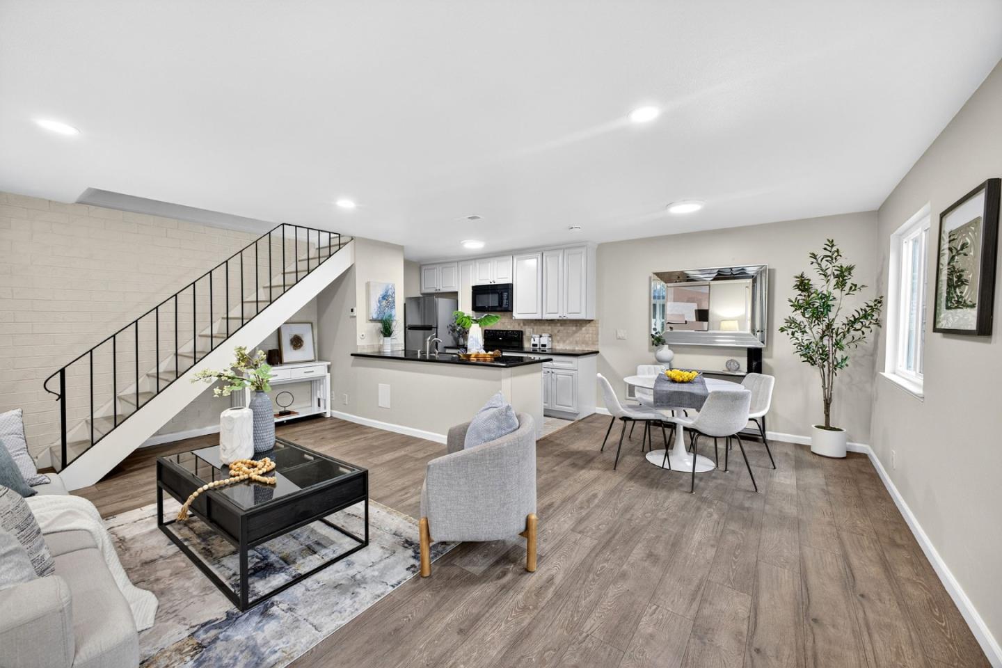 Front Image Thumbnail for ML82022940