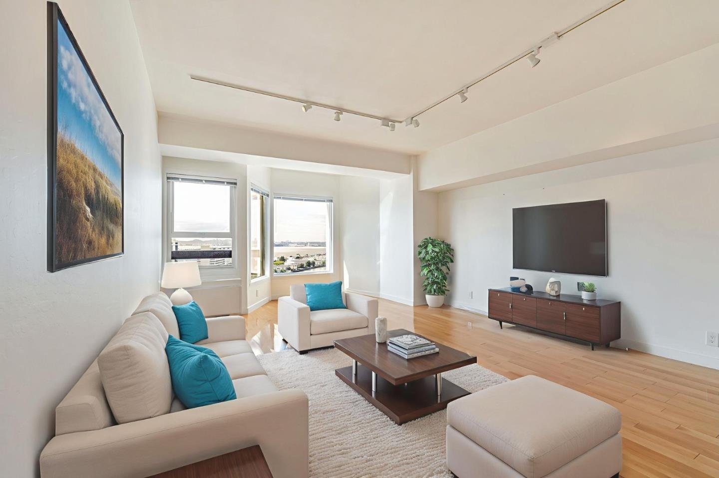 Front Image Thumbnail for ML82022942