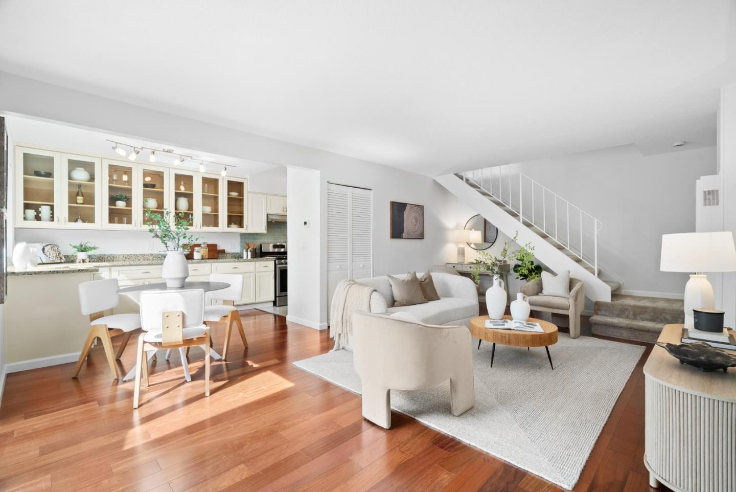 Front Image Thumbnail for ML82022966