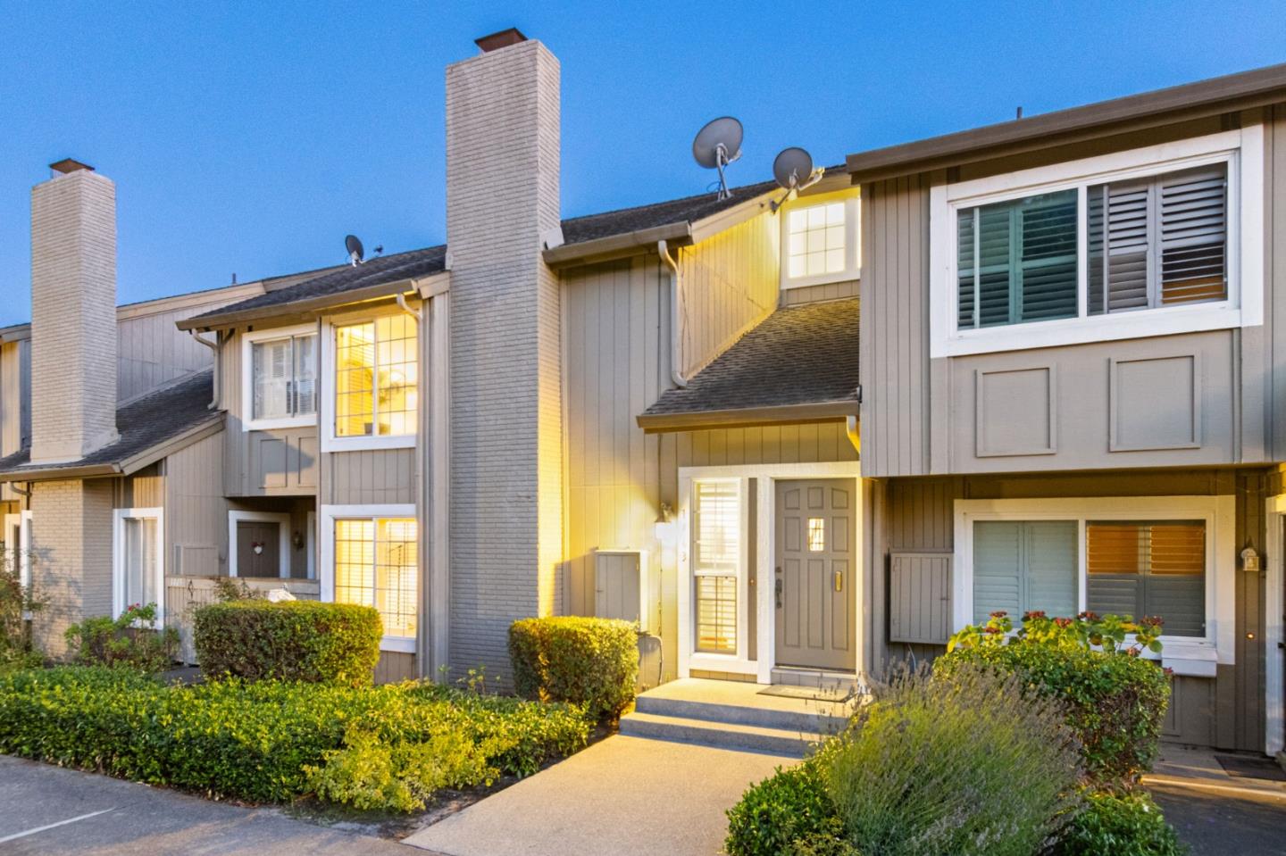 Front Image Thumbnail for ML82023015