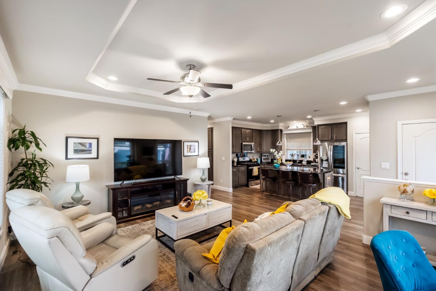 Front Image Thumbnail for ML82023042