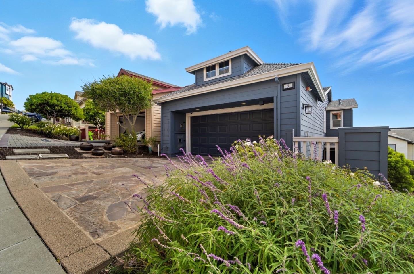 Front Image Thumbnail for ML82023084