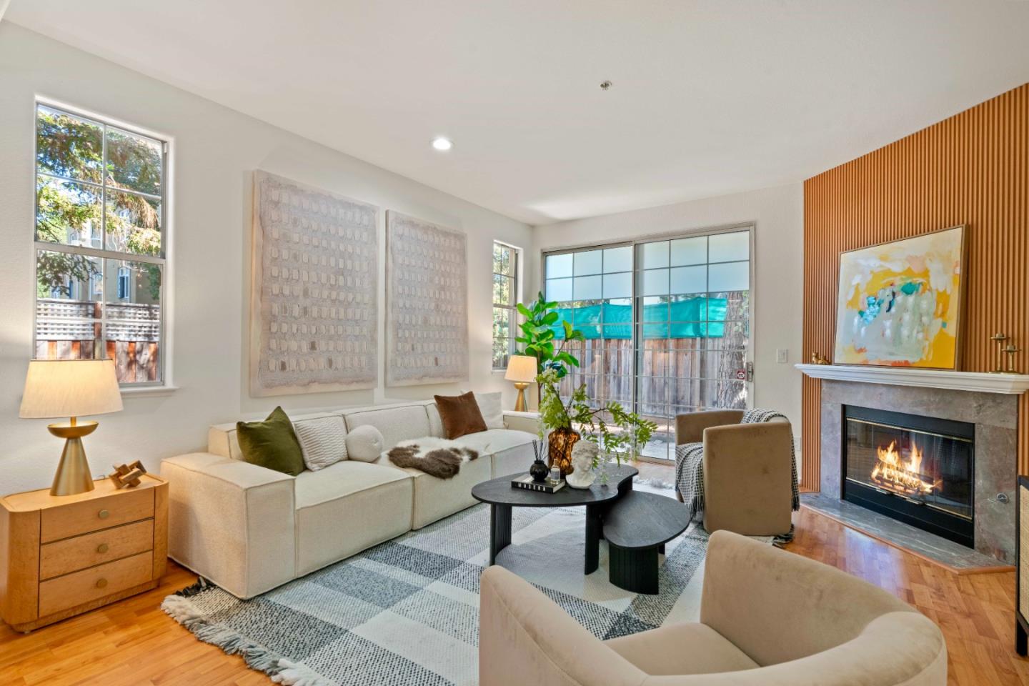 Front Image Thumbnail for ML82023095