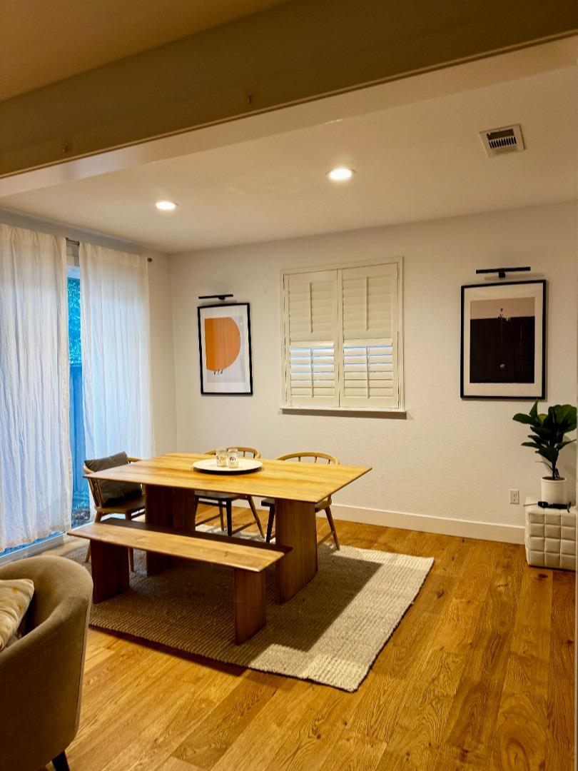 Front Image Thumbnail for ML82023128