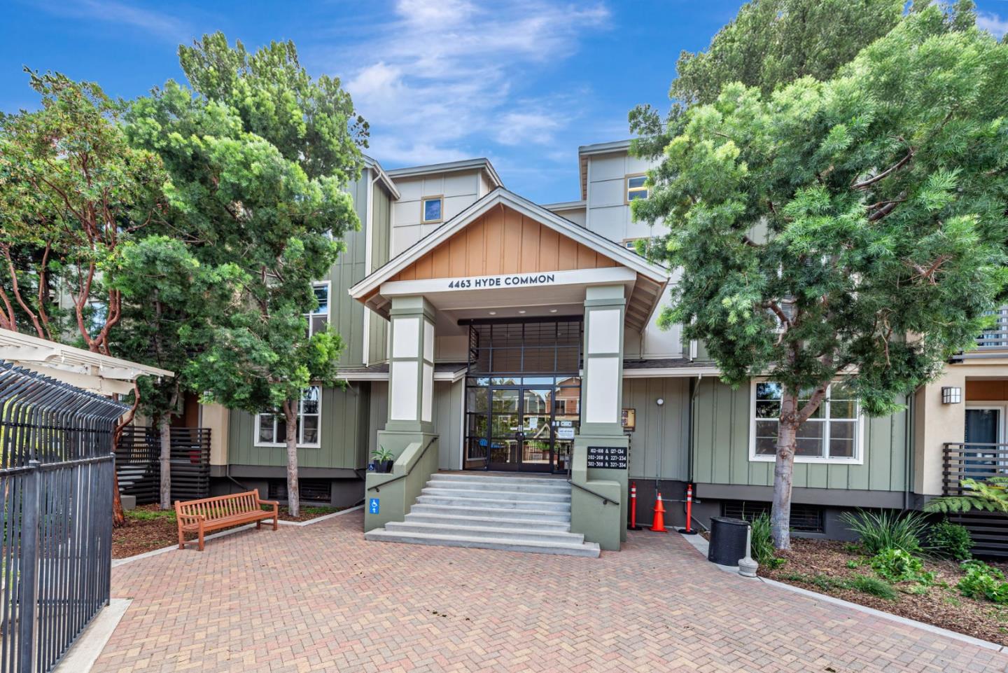 Front Image Thumbnail for ML82023129