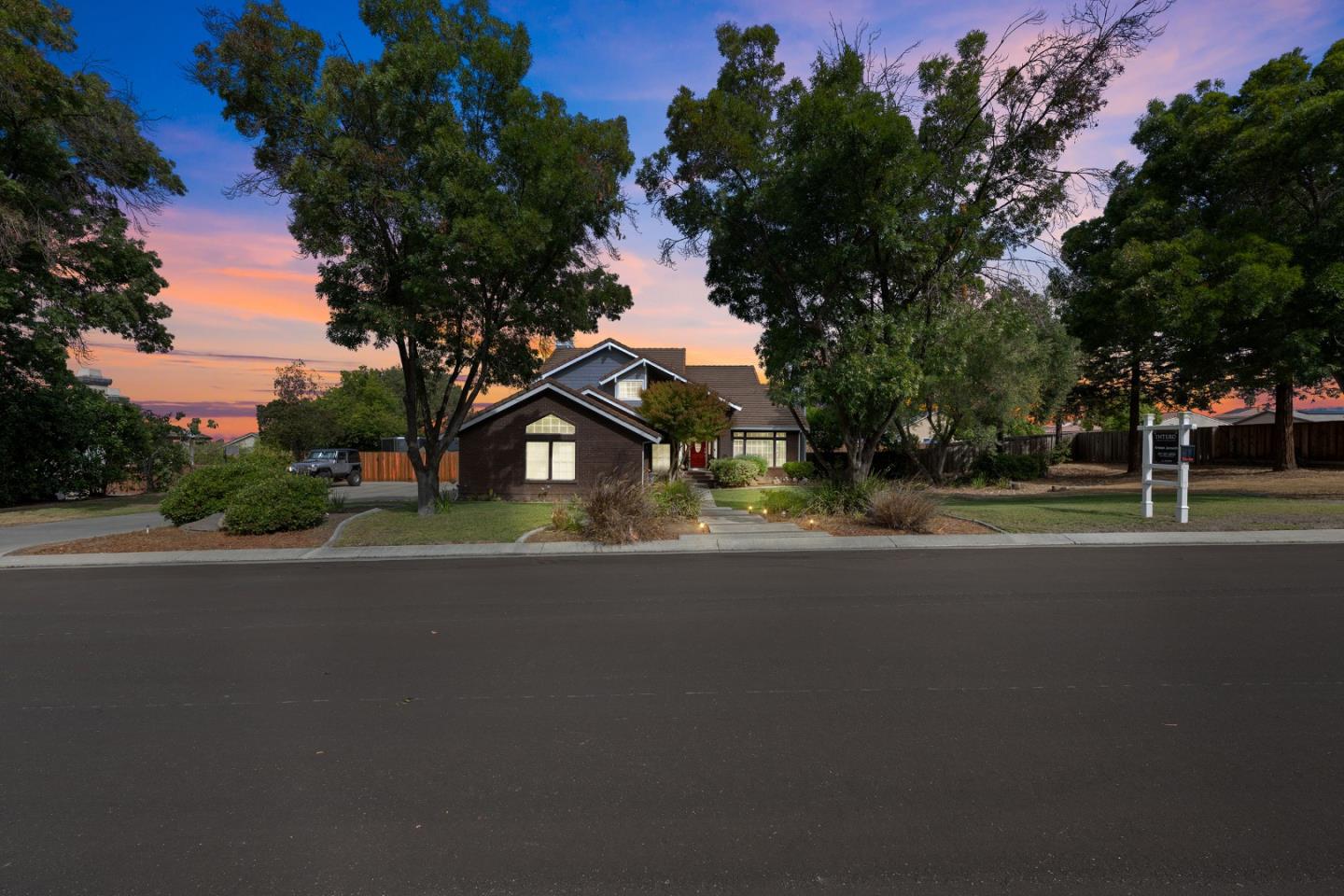 Front Image Thumbnail for ML82023131