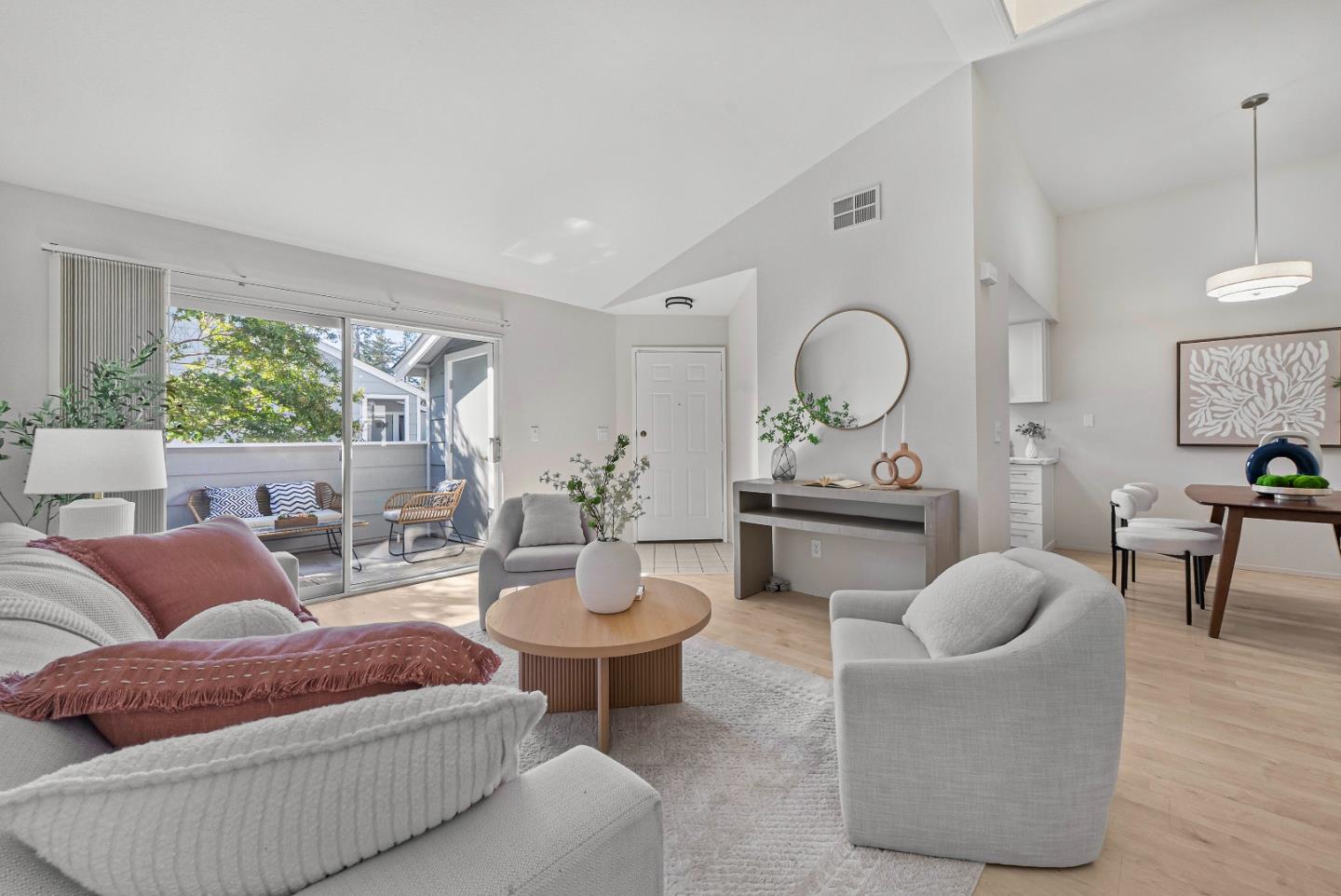 Front Image Thumbnail for ML82023158