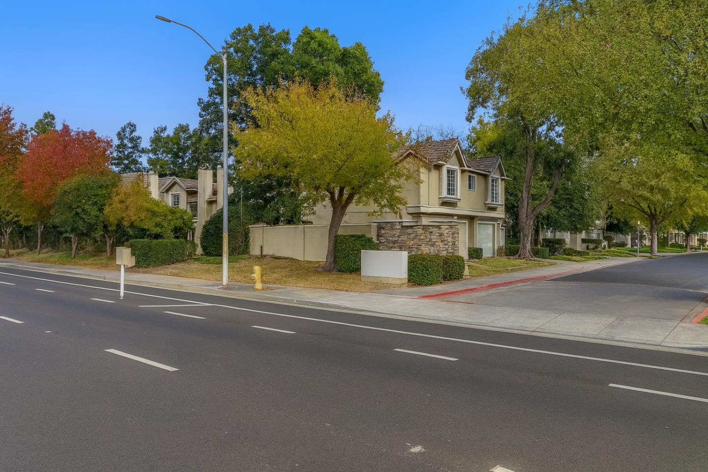 Front Image Thumbnail for ML82023164