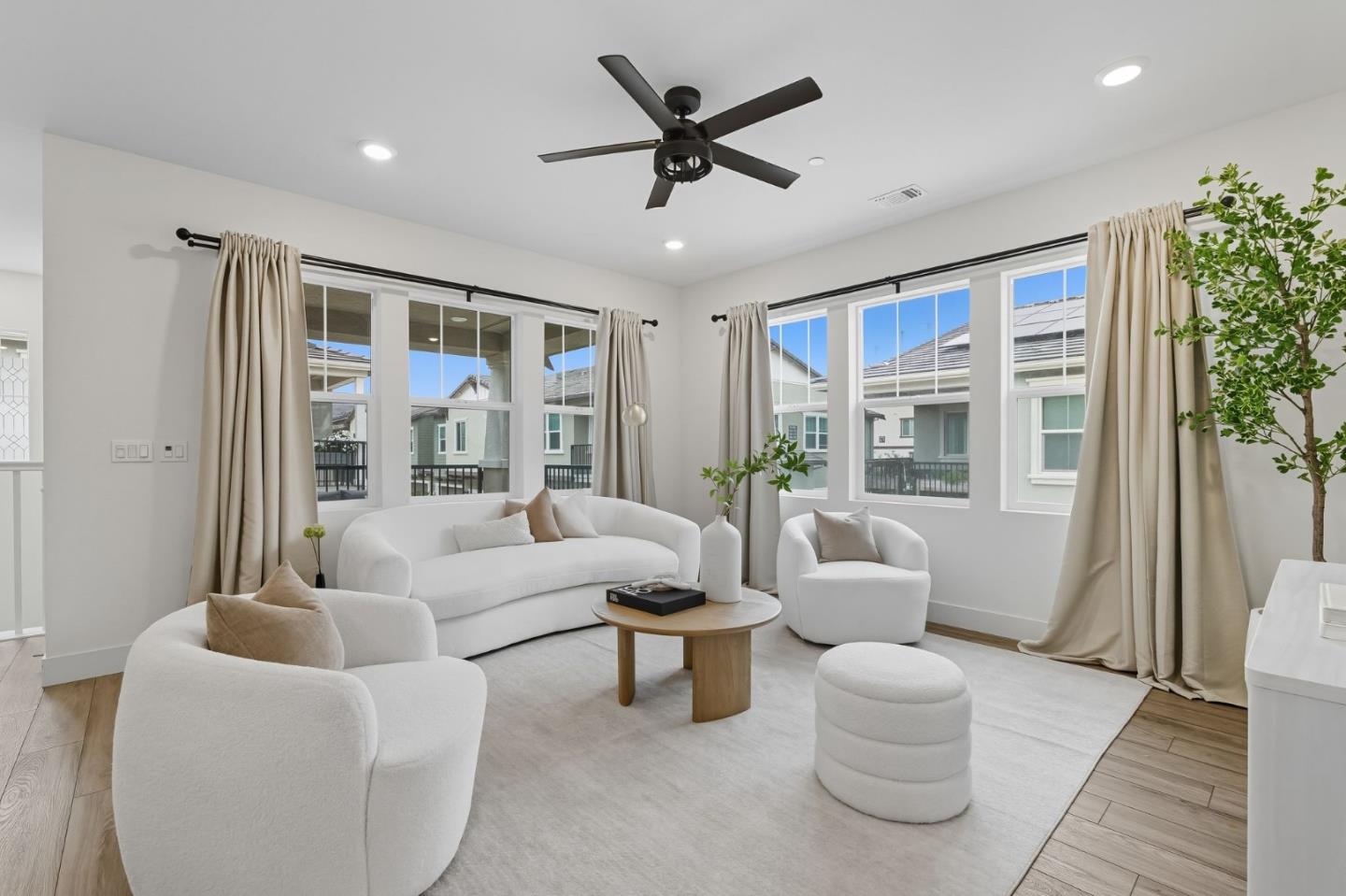 Front Image Thumbnail for ML82023170